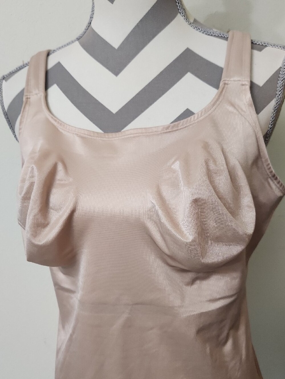 Ruby Ribbon Shaping Camisole - Picture 2 of 9
